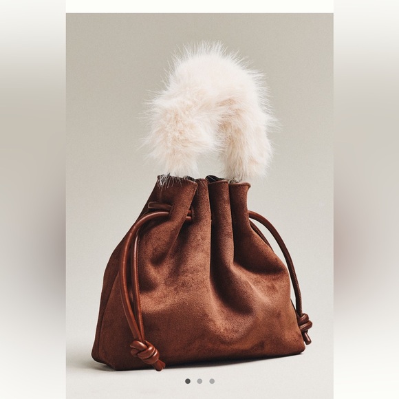 Cinched Suede Faux Fur Bucket Bag - Picture 2 of 8